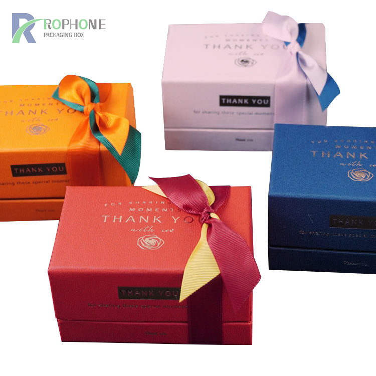 Gift Wrap Box na may laso