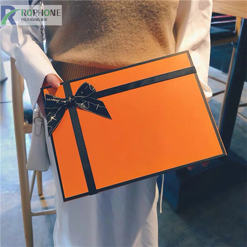 Mga kahon ng regalo sa luho