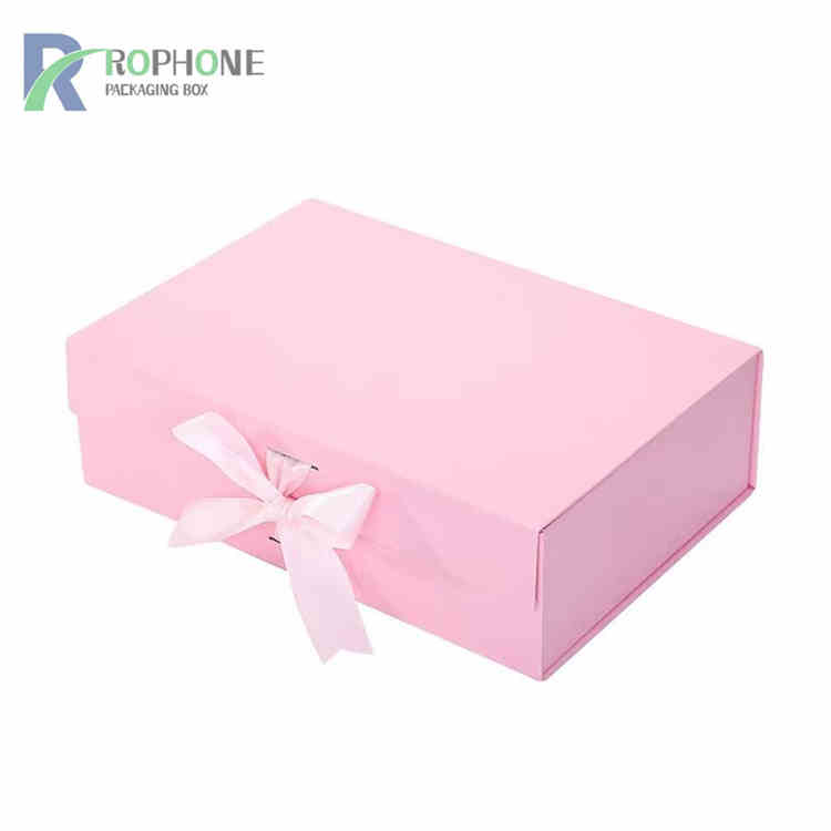 Magnetic ribbon gift box
