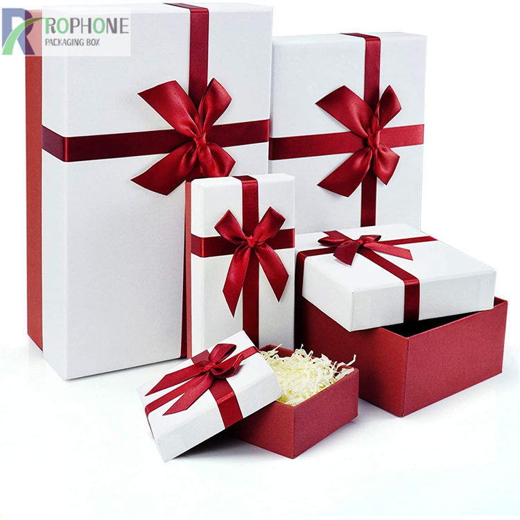 Personalized na kahon ng regalo